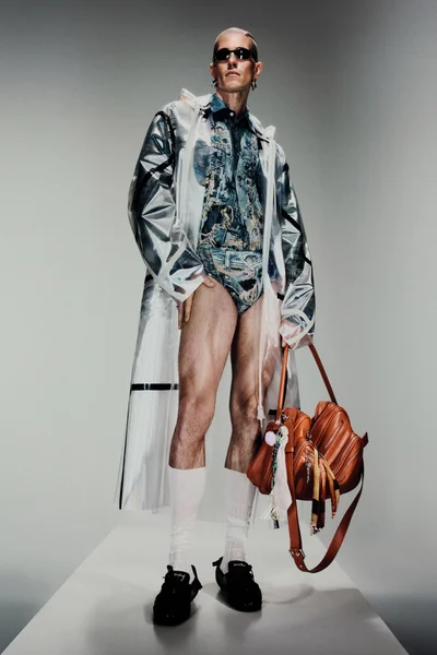 Look 15
